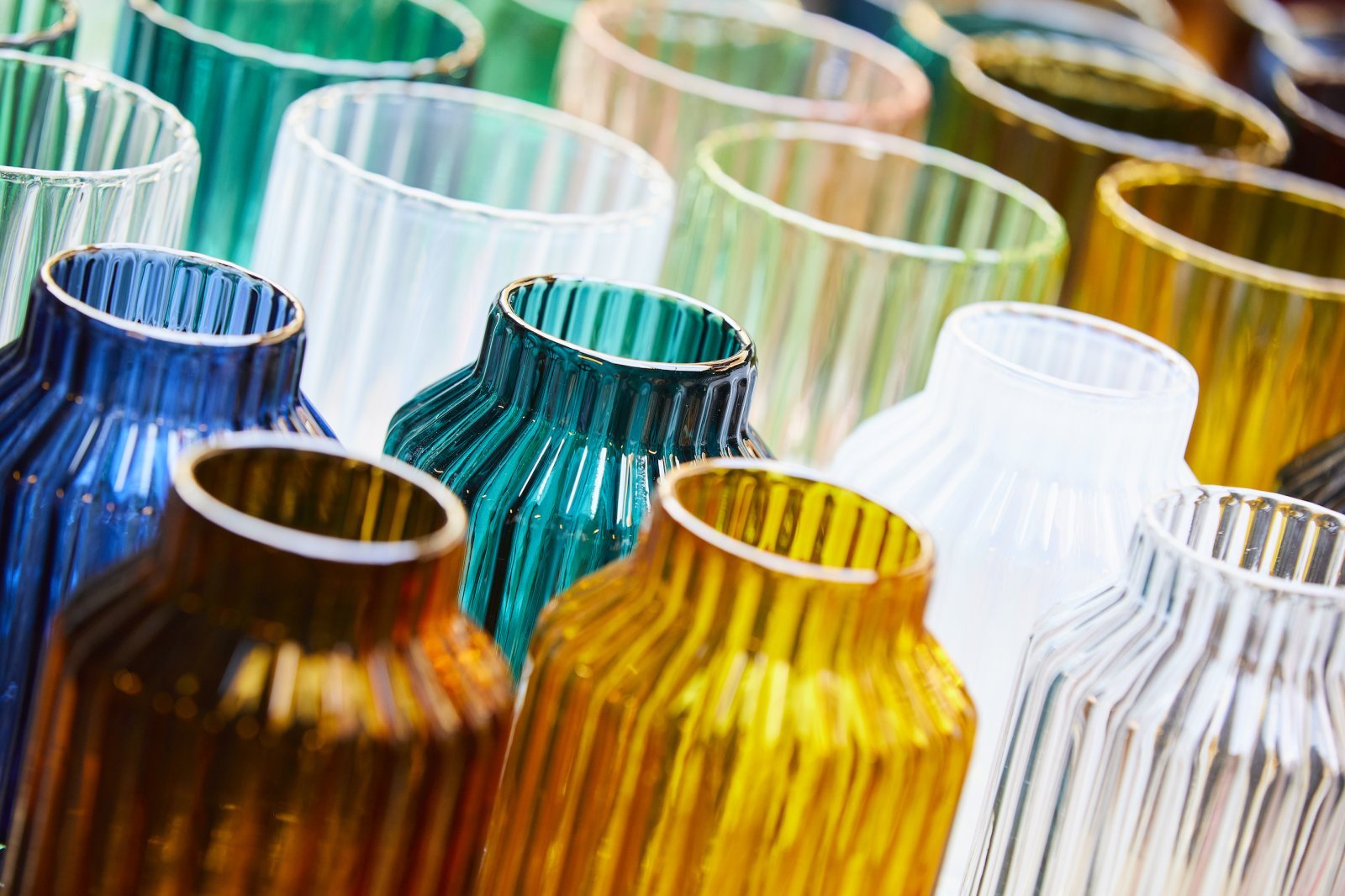 Ju. Honour 吹きガラスフラワーベース